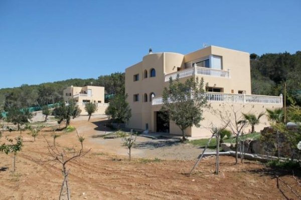 Luxury Villa with 10 Bedroom San Rafael for sale