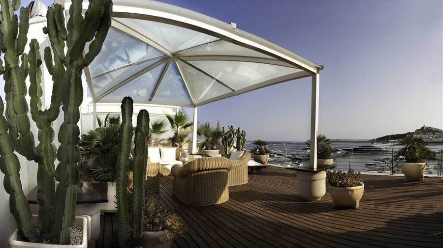 Beautiful penthouse for sale with 270 ° panoramic view