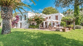 Beautiful finca in Ibiza San Lorenzo with large pool and beautiful garden
