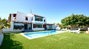 Large house near Sant Joseph for sale