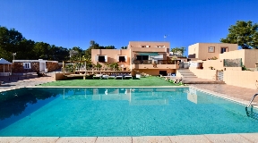 House for sale pny 10 meters to the beach