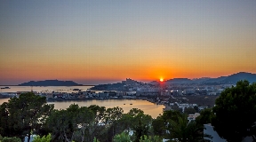 Best plot in Cap Martinet with amazing views to sea and Formentera