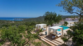 Beautiful renovated villa with beautiful sea view near Portinatx