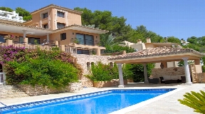 Beautiful mansion with Italian elegance on the hill of Can Furnet with amazing sea views