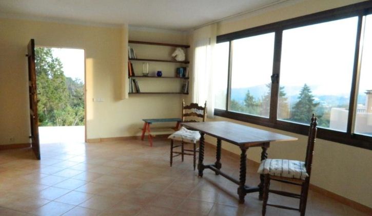 Rural villa with independent guest house in Es Cubells