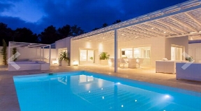 Modern house in Roca Llisa with private pool