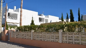 Well kept townhouse close to the beach of Talamanca