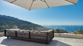 Beautifully restored townhouse with fantastic sea and sunset views