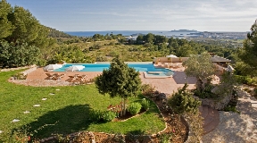Extraordinary real estate for sale on the top of the city of Ibiza