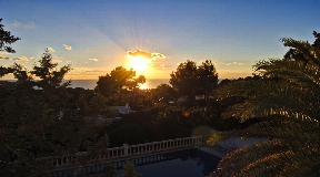 Luscious chalet for sale with a beautiful sunset view in Cala Tarida