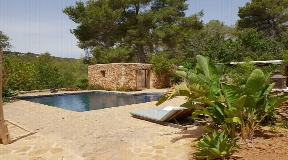 Wonderful finca located on a big plot near Santa Gertrudis for sale