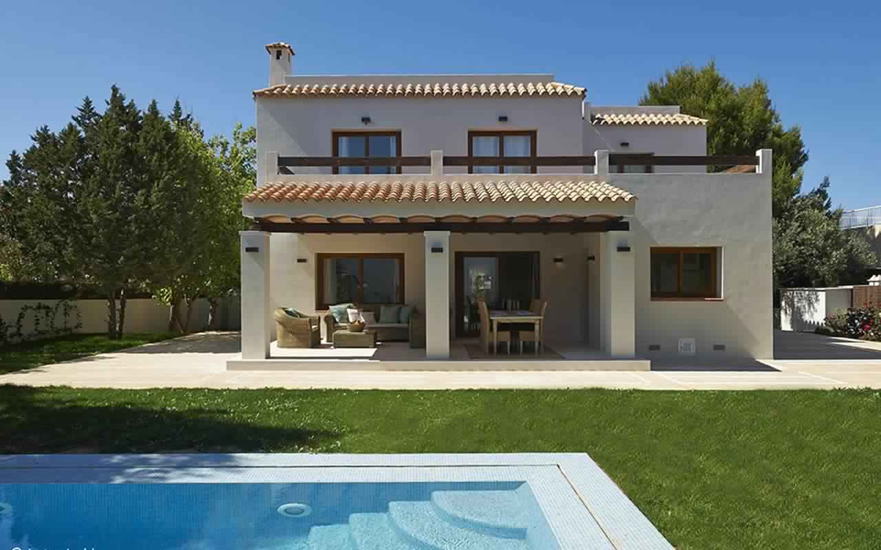Newly and modern built villa is situated in a very quiet area in Port des Torrent