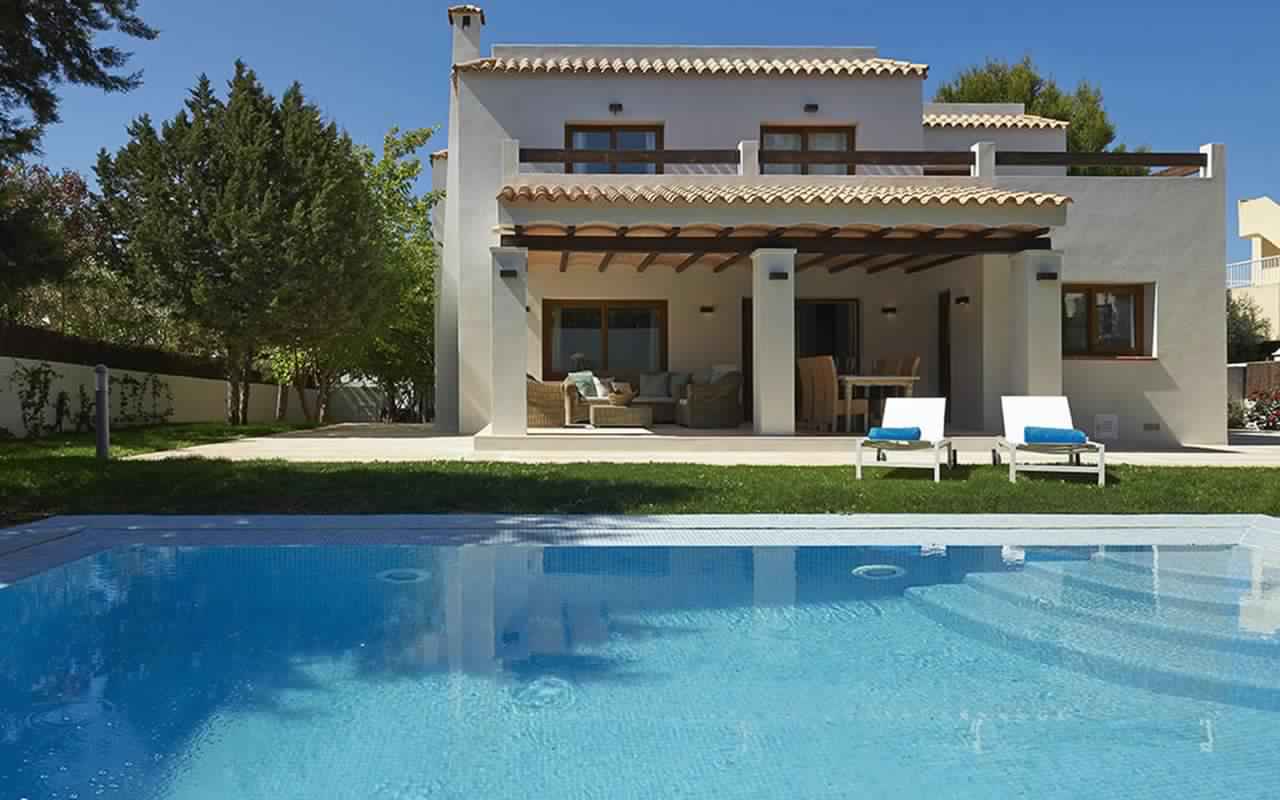 Newly and modern built villa is situated in a very quiet area in Port des Torrent