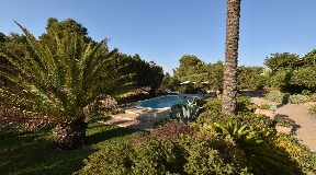 Desirable country cottage near San Agustin for sale