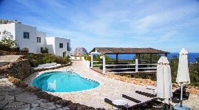 Wonderful modern chalet with touristic rental license to Es Vedra with sea views