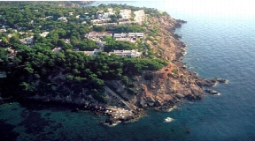 Frontline villa with sea views situated near Cala Llenya for sale