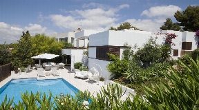 Superb highly reformed villa in Jesus Can Pep Simo for sale
