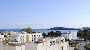 Holiday apartment in Talamanca with solarium with amazing views for sale