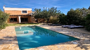 Unique villa with pool for sale in Can Nebot