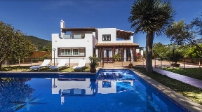 Amazing villa for sale with tourist license in Sa Carroca