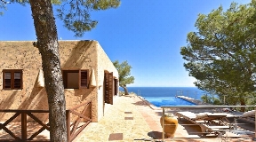 Glorious property on a cliff with the best views for sale