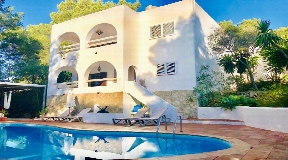 Spacious rural villa with pool near Santa Eulalia for sale