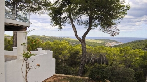 Amazing country villa for sale in the north facing the sea