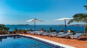 Newly rebuild frontline villa for sale with sunset views to the sea