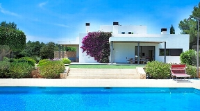 Spectacular finca near Santa Gerdrudis for sale with a tourist license