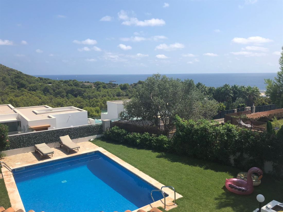 Villa in Cap Martinet with views and possibility of extension for sale
