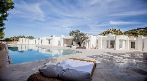 Unique property with fabulous sea views and sunset