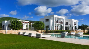 Luxurious Villa of 650 m2 situated near to the village of San Carlos
