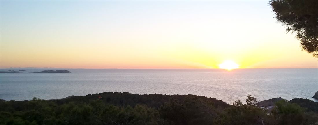 Hillside villa with a sea view with sunset for sale