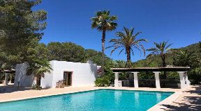Nice family villa in Santa Gertrudis for sale