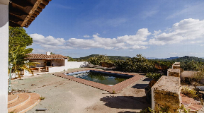 Investment property for sale in between Jondal and Es Cubells