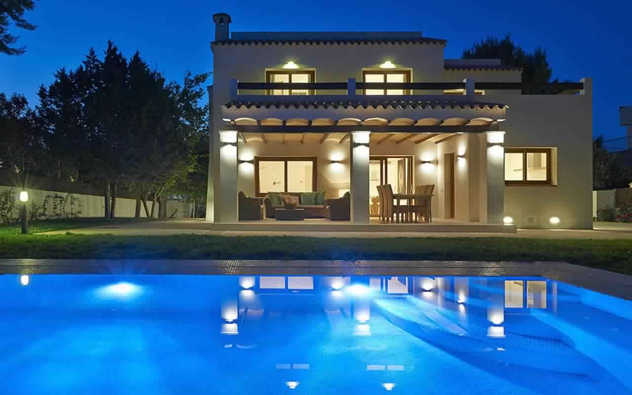 New and modern villa situated in a very peaceful area