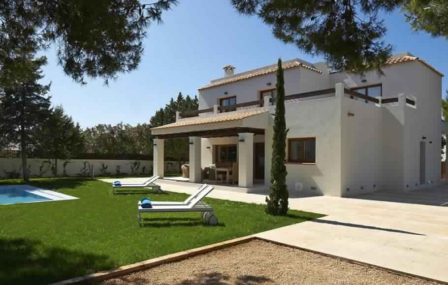 New and modern villa situated in a very peaceful area