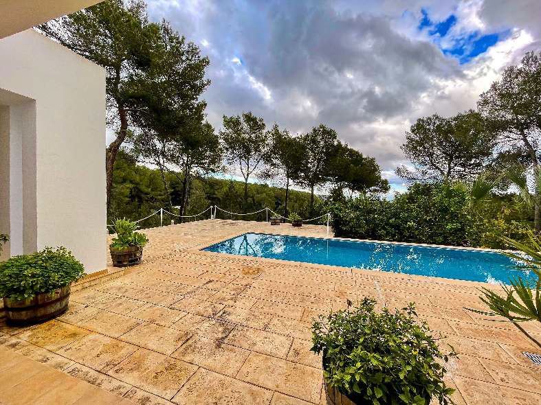 Wonderful villa in near proximity to Mornacollege and panoramic sea views