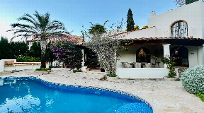 Superb house near to the beach in Cala llonga with big pool for sale