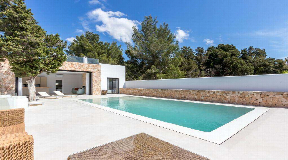 Highly modern family Villa near to the sea for sale