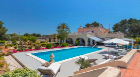Nice Mediterranean villa for sale close to the beach