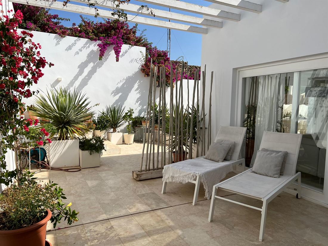 Wonderful house for sale in front of the golf course in Roca Llisa