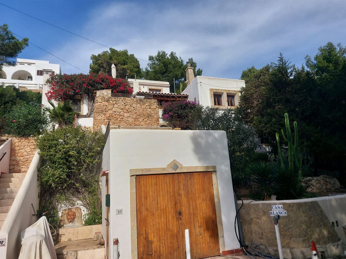 Detached traditional family house in Cala Llonga for sale