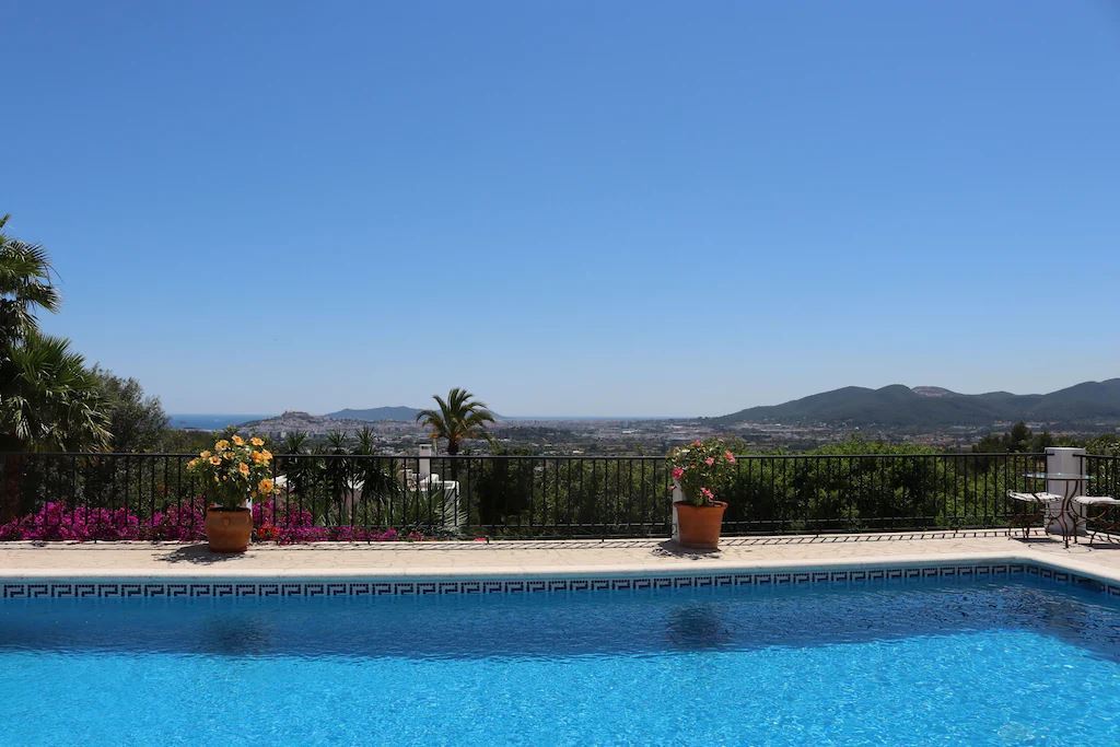 Villa with private pool across the countryside to the sea with rental for sale