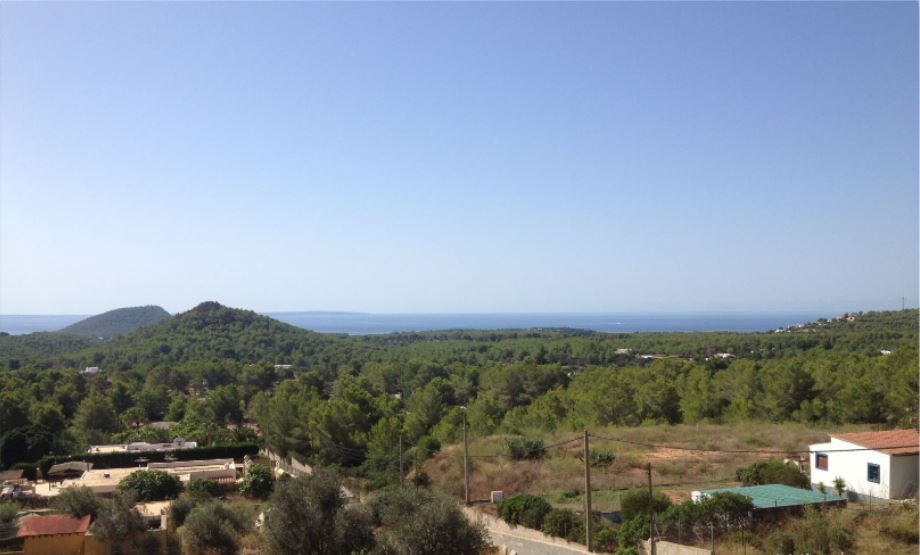 Plot in Es Cubells of 4.989 mts2 with two houses for sale