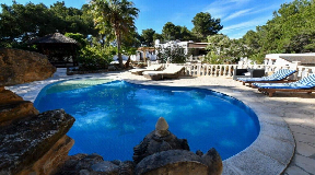 Family house close to the beaches of Cala Mastella and Cala Llenya for sale