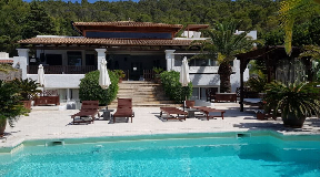 Nice 5 bedroom villa with sea and sunset views and rental licence for sale