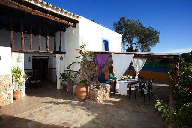 Finca of 900m2 on a flat land with touristic licence for sale