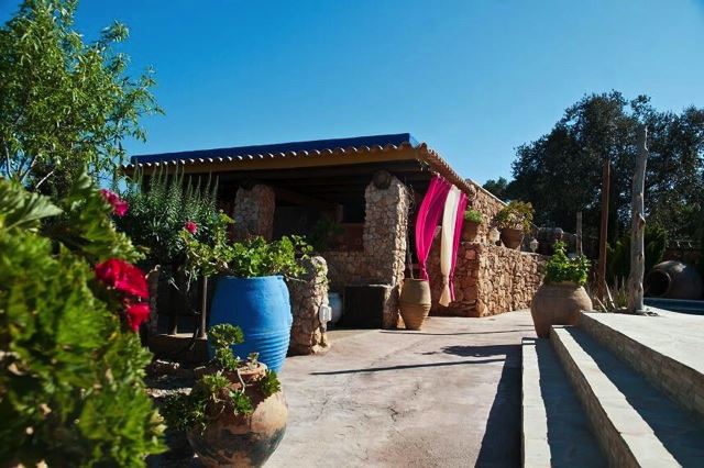 Finca of 900m2 on a flat land with touristic licence for sale
