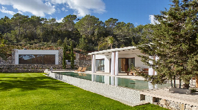 Furnished and beautifully designed villa nea Cala Jondal for sale